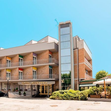 Hotel Augustus Фано Экстерьер фото