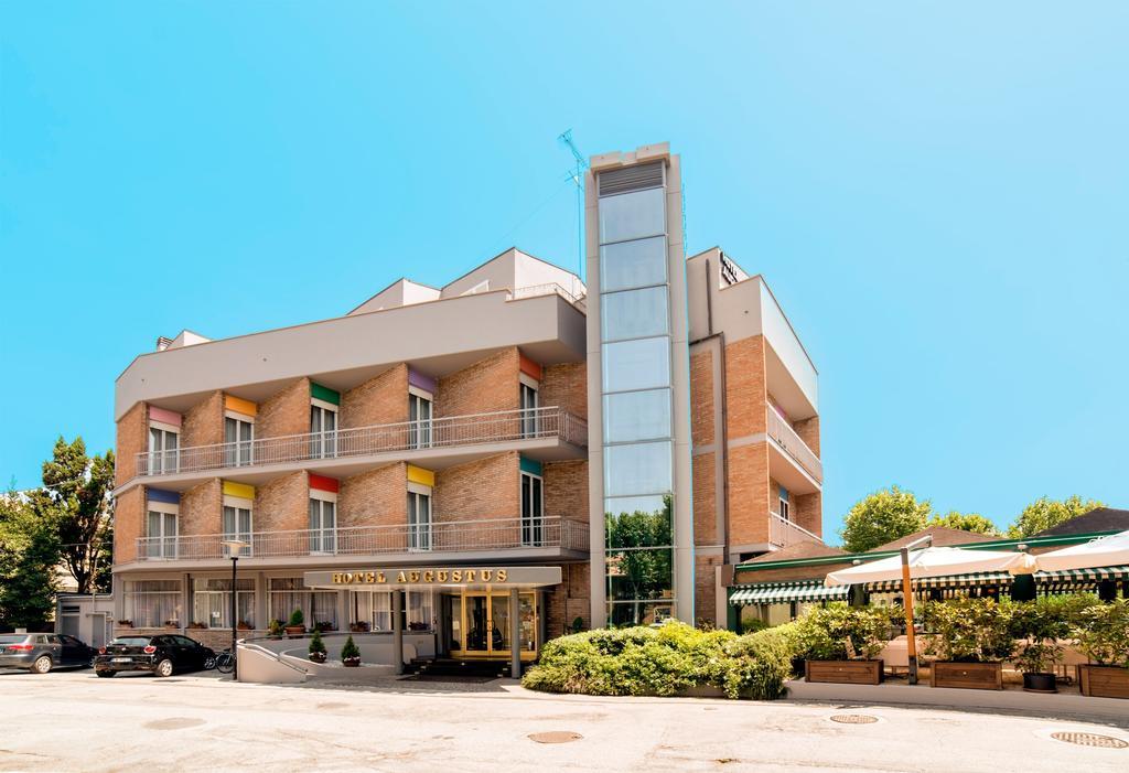 Hotel Augustus Фано Экстерьер фото