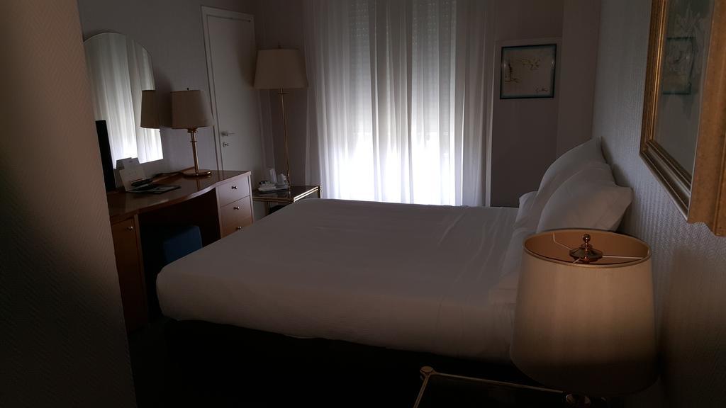 Hotel Augustus Фано Экстерьер фото