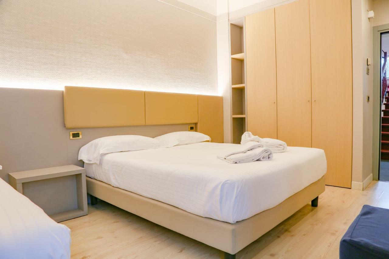 Hotel Augustus Фано Экстерьер фото